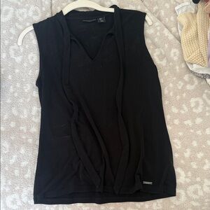 Tahari Black V-Neck Sleeveless Blouse
